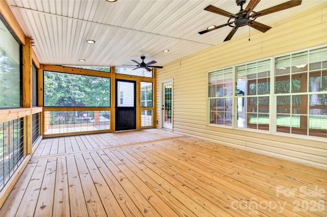 6208 Neptune Drive, Denver, NC 28037