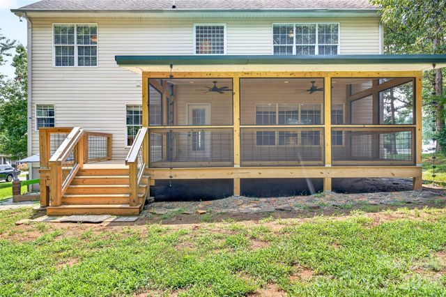 6208 Neptune Drive, Denver, NC 28037