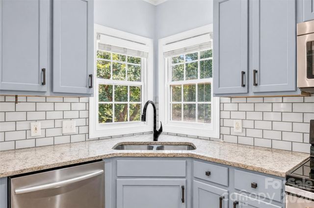 6208 Neptune Drive, Denver, NC 28037