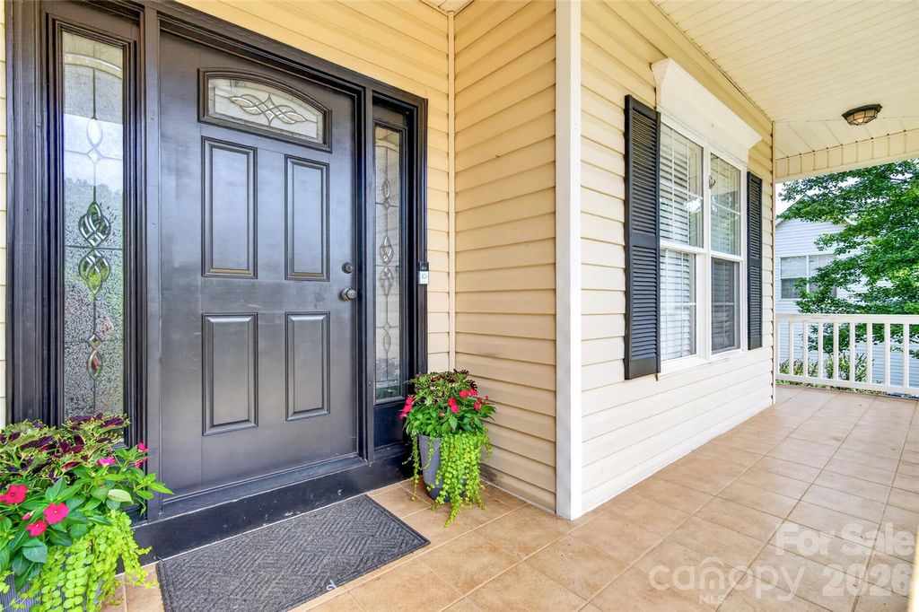 6208 Neptune Drive, Denver, NC 28037