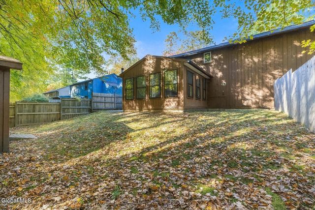 78 Arrow Wood Place, Malta, NY 12020