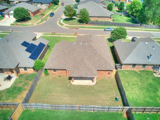 9217 Crooked Creek Lane, Oklahoma City, OK 73160