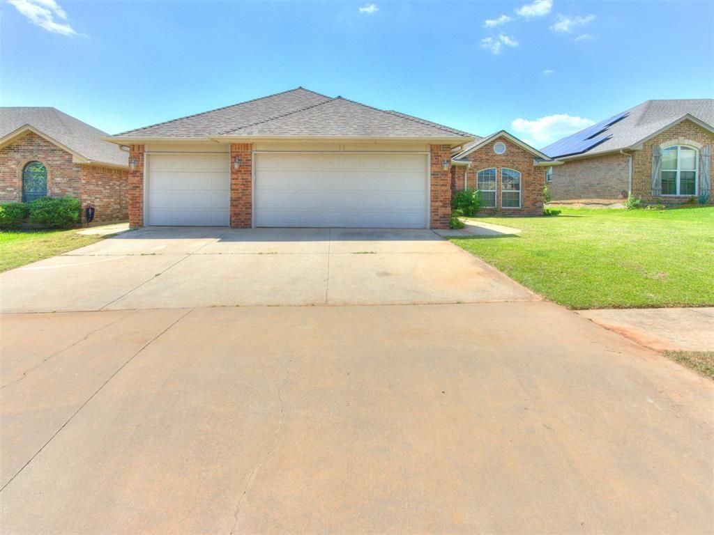 9217 Crooked Creek Lane, Oklahoma City, OK 73160