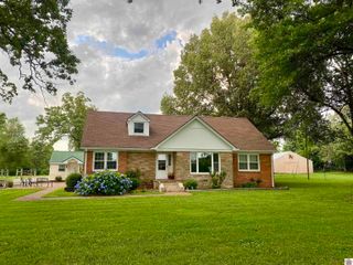 332 Jones Sparkman Road, Murray, KY 42071