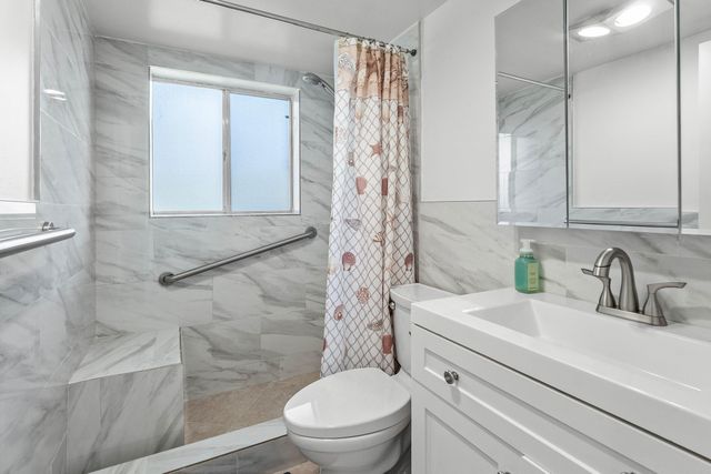 3120 LAKE OSBORNE Drive Bldg 7 Apt106, Lake Worth Beach, FL 33461