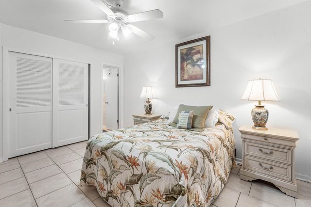 3120 LAKE OSBORNE Drive Bldg 7 Apt106, Lake Worth Beach, FL 33461