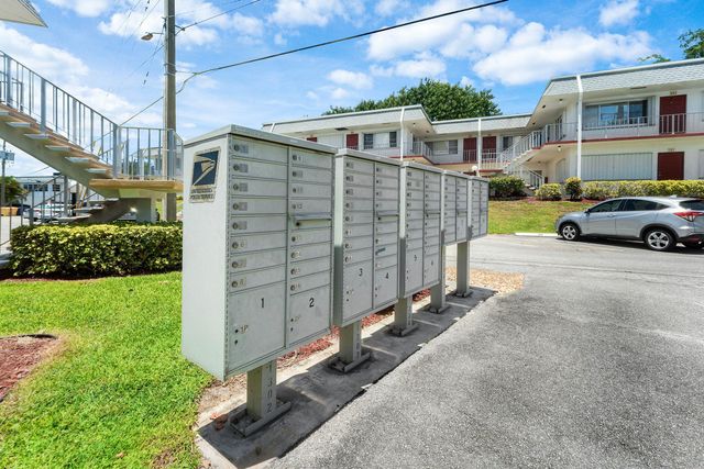 3120 LAKE OSBORNE Drive Bldg 7 Apt106, Lake Worth Beach, FL 33461