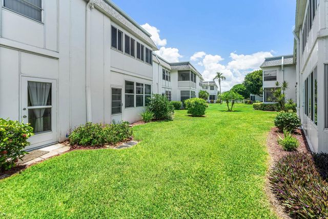 3120 LAKE OSBORNE Drive Bldg 7 Apt106, Lake Worth Beach, FL 33461