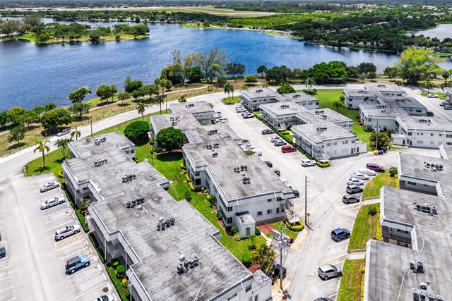 3120 LAKE OSBORNE Drive Bldg 7 Apt106, Lake Worth Beach, FL 33461