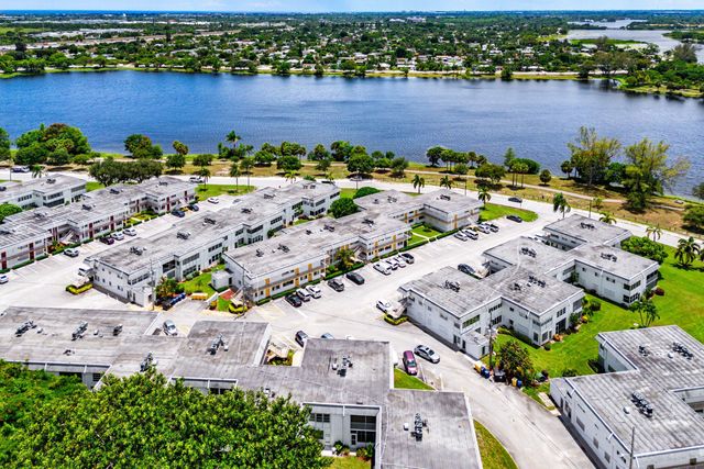 3120 LAKE OSBORNE Drive Bldg 7 Apt106, Lake Worth Beach, FL 33461