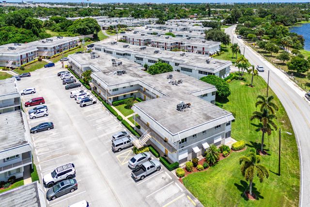 3120 LAKE OSBORNE Drive Bldg 7 Apt106, Lake Worth Beach, FL 33461