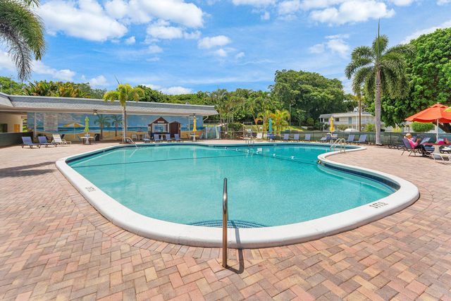 3120 LAKE OSBORNE Drive Bldg 7 Apt106, Lake Worth Beach, FL 33461