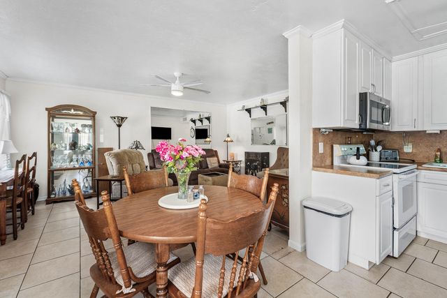 3120 LAKE OSBORNE Drive Bldg 7 Apt106, Lake Worth Beach, FL 33461