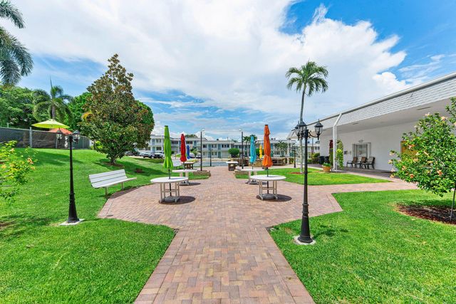 3120 LAKE OSBORNE Drive Bldg 7 Apt106, Lake Worth Beach, FL 33461