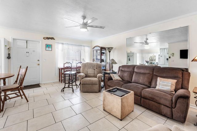3120 LAKE OSBORNE Drive Bldg 7 Apt106, Lake Worth Beach, FL 33461