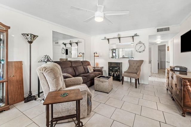 3120 LAKE OSBORNE Drive Bldg 7 Apt106, Lake Worth Beach, FL 33461