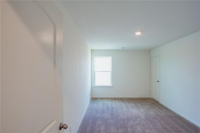 1004 Riverdale CV, Jarrell, TX 76537