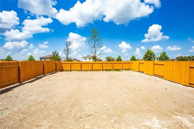 1004 Riverdale CV, Jarrell, TX 76537