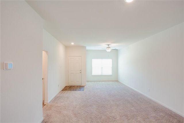 1004 Riverdale CV, Jarrell, TX 76537