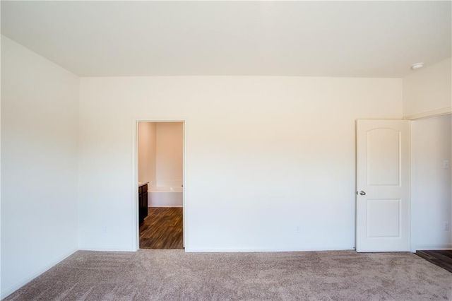 1004 Riverdale CV, Jarrell, TX 76537