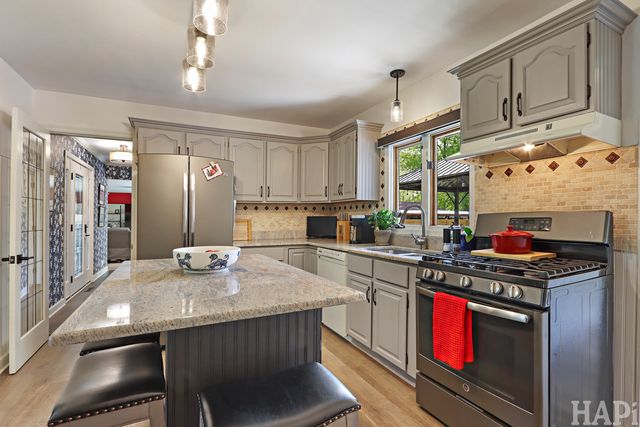 4403 Roberts Road, Island Lake, IL 60042