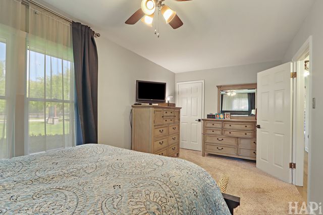 4403 Roberts Road, Island Lake, IL 60042