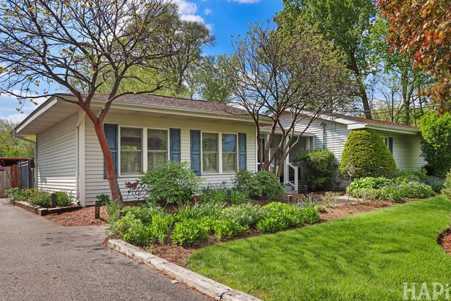 4403 Roberts Road, Island Lake, IL 60042