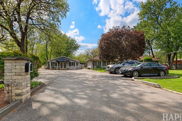 4403 Roberts Road, Island Lake, IL 60042
