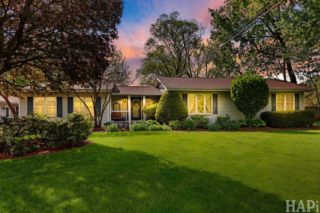 4403 Roberts Road, Island Lake, IL 60042