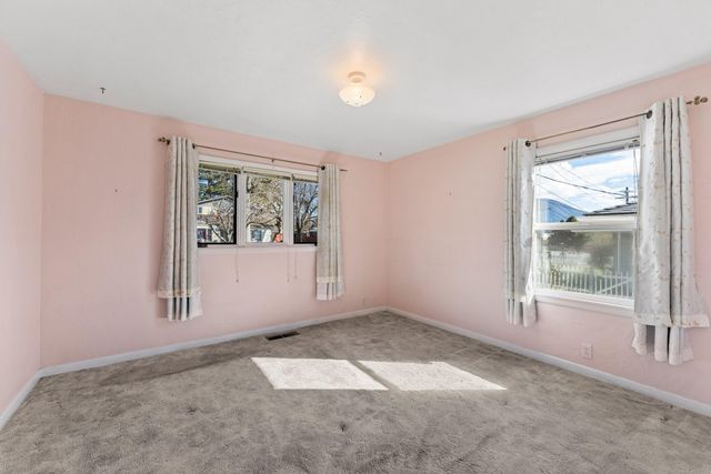 414 NE 11th Street, Grants Pass, OR 97526