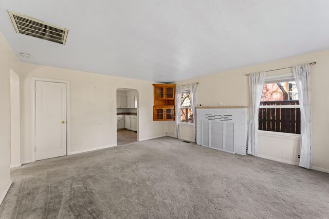 414 NE 11th Street, Grants Pass, OR 97526