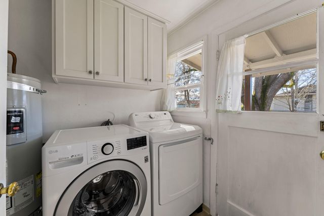 414 NE 11th Street, Grants Pass, OR 97526