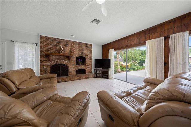 2300 SE 38TH COURT, Ocala, FL 34471