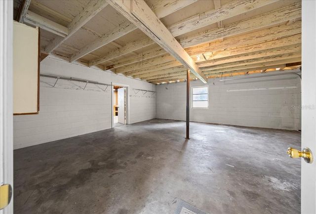 2300 SE 38TH COURT, Ocala, FL 34471
