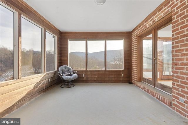 472 WESLEY LN, Bentonville, VA 22610