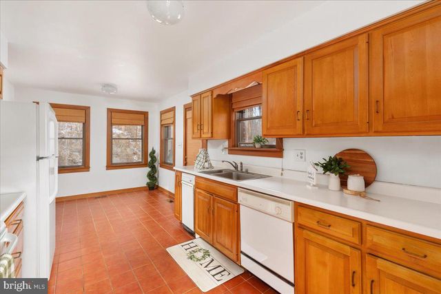 472 WESLEY LN, Bentonville, VA 22610