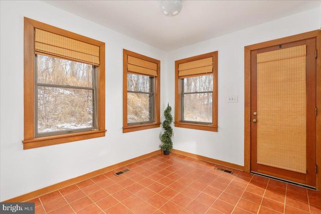 472 WESLEY LN, Bentonville, VA 22610