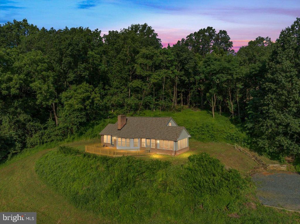 472 WESLEY LN, Bentonville, VA 22610