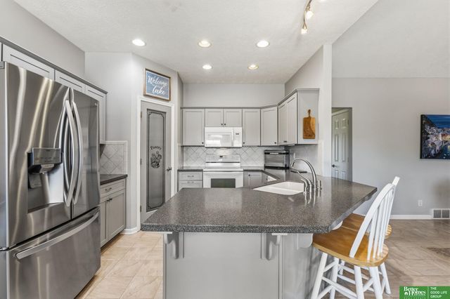 17310 Micky Drive, Bellevue, NE 68123