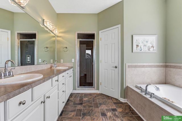 17310 Micky Drive, Bellevue, NE 68123