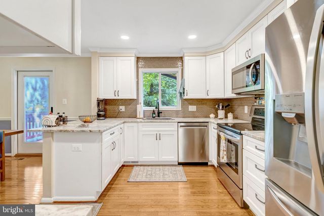 9231 LANDGREEN ST, Manassas, VA 20110