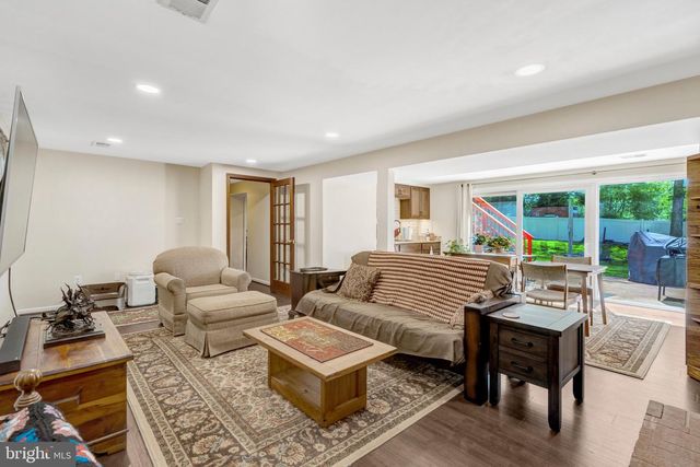 9231 LANDGREEN ST, Manassas, VA 20110