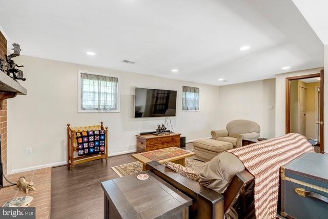 9231 LANDGREEN ST, Manassas, VA 20110