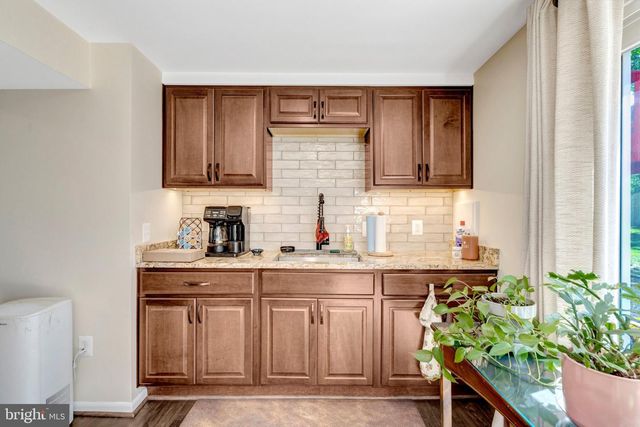 9231 LANDGREEN ST, Manassas, VA 20110