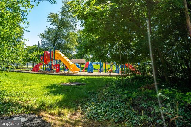 9231 LANDGREEN ST, Manassas, VA 20110