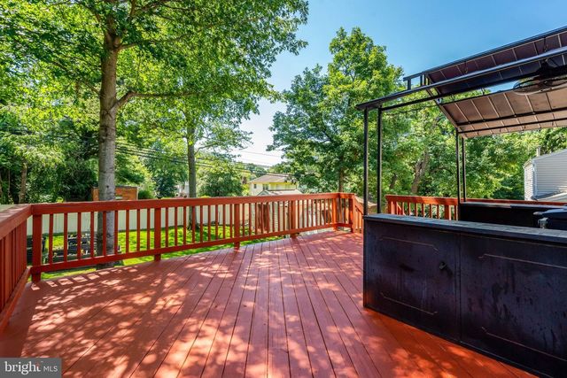 9231 LANDGREEN ST, Manassas, VA 20110