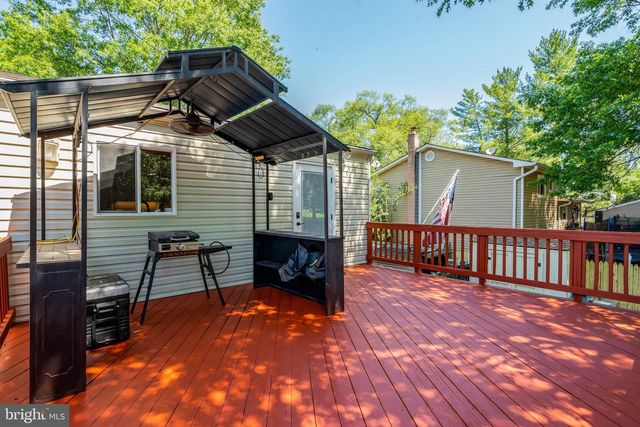 9231 LANDGREEN ST, Manassas, VA 20110