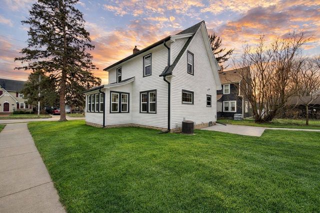 1221 Grace STREET, Janesville, WI 53545