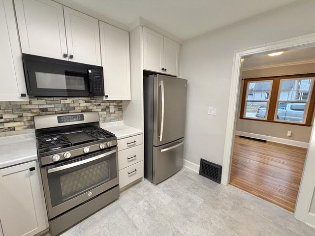 1221 Grace STREET, Janesville, WI 53545