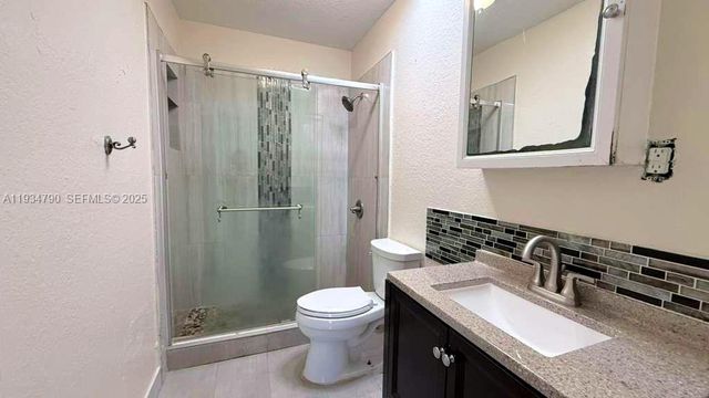 2377 NW 123rd Ave, Coral Springs, FL 33065